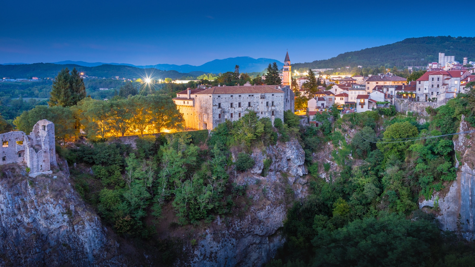 Hrad Pazin ve vnitrozemí Istrie