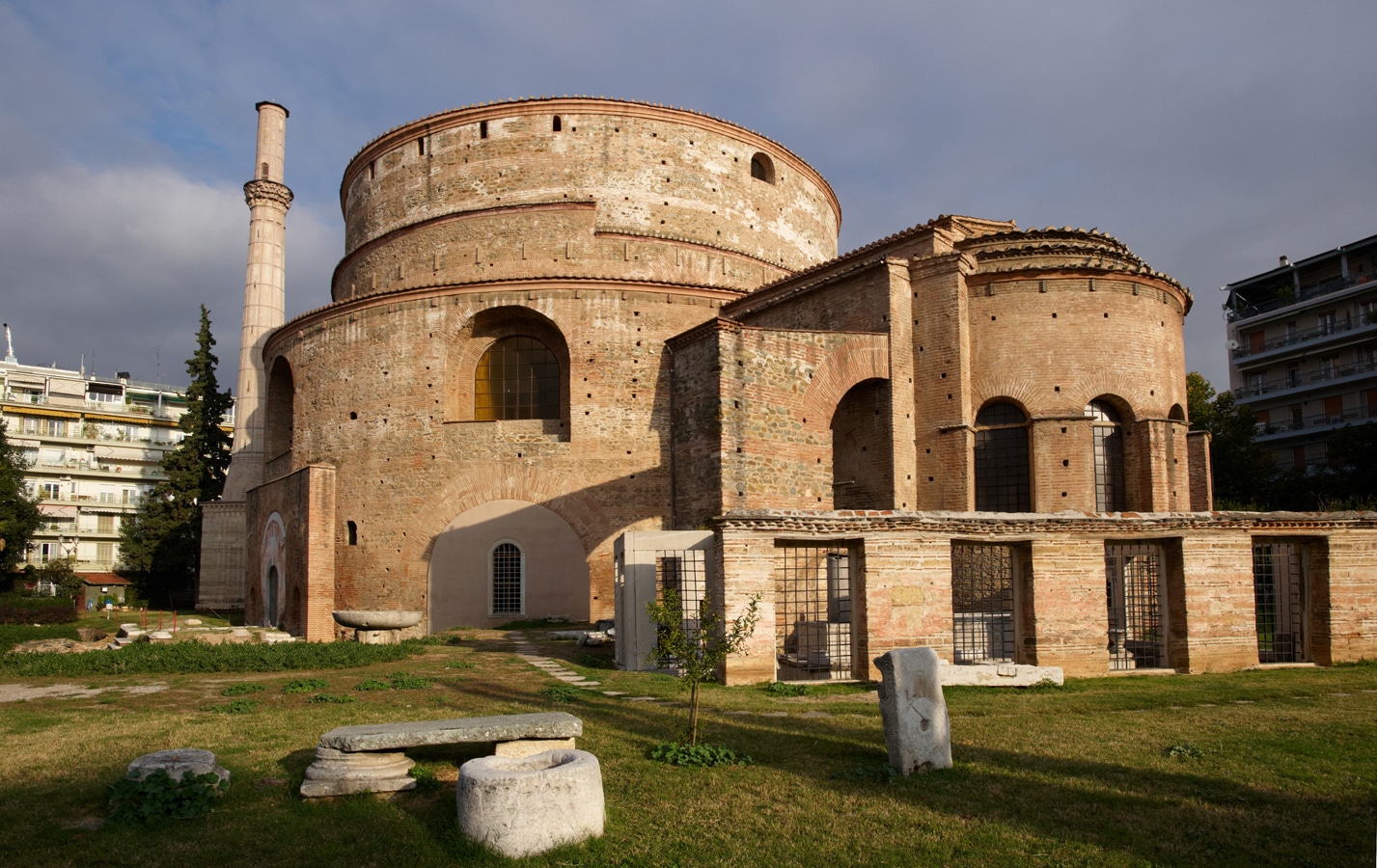 Soluň - rotunda vedle Galeriova triumfálního oblouku