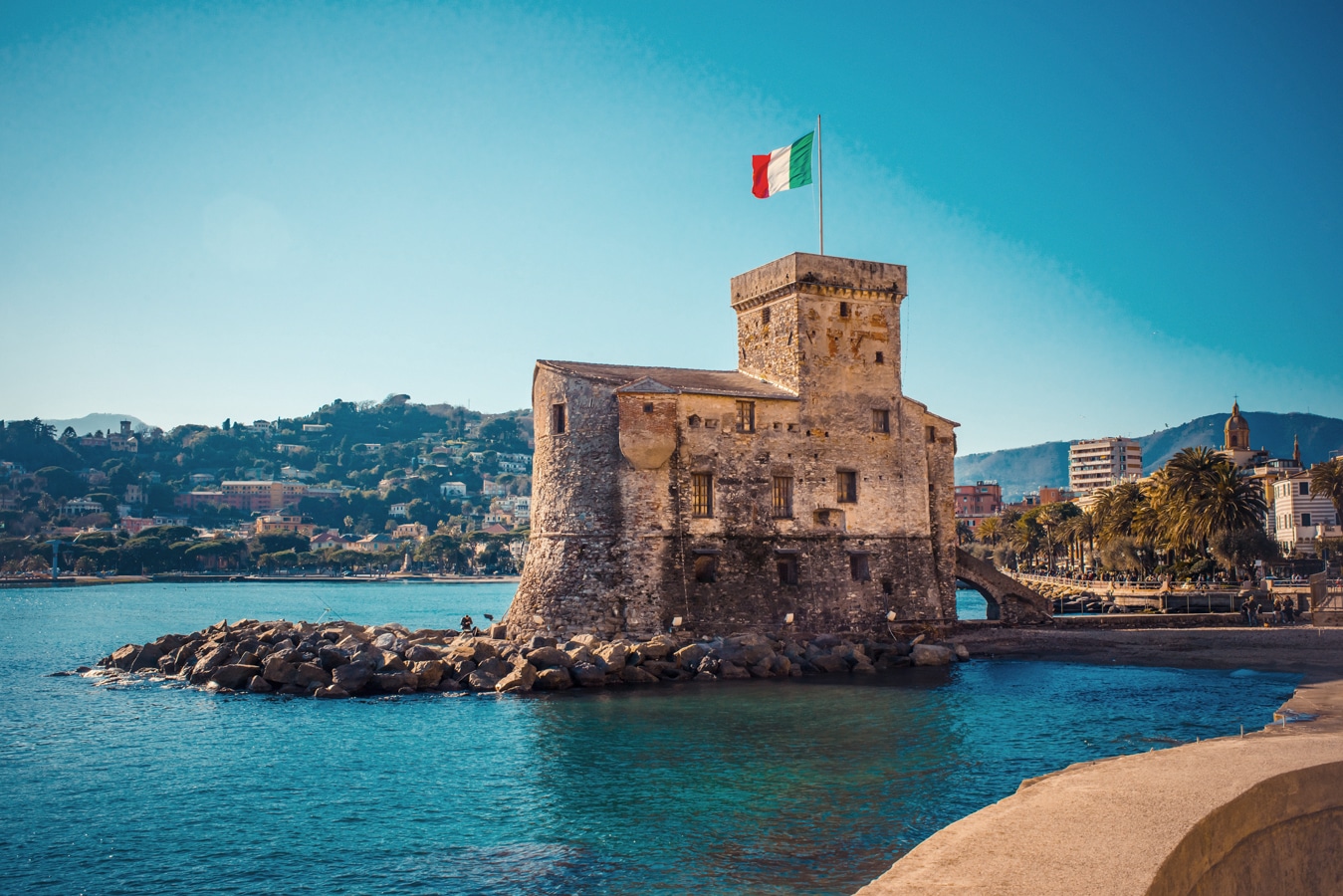 Ligurie - vodní hrad Castello sul Mare v Rapallu