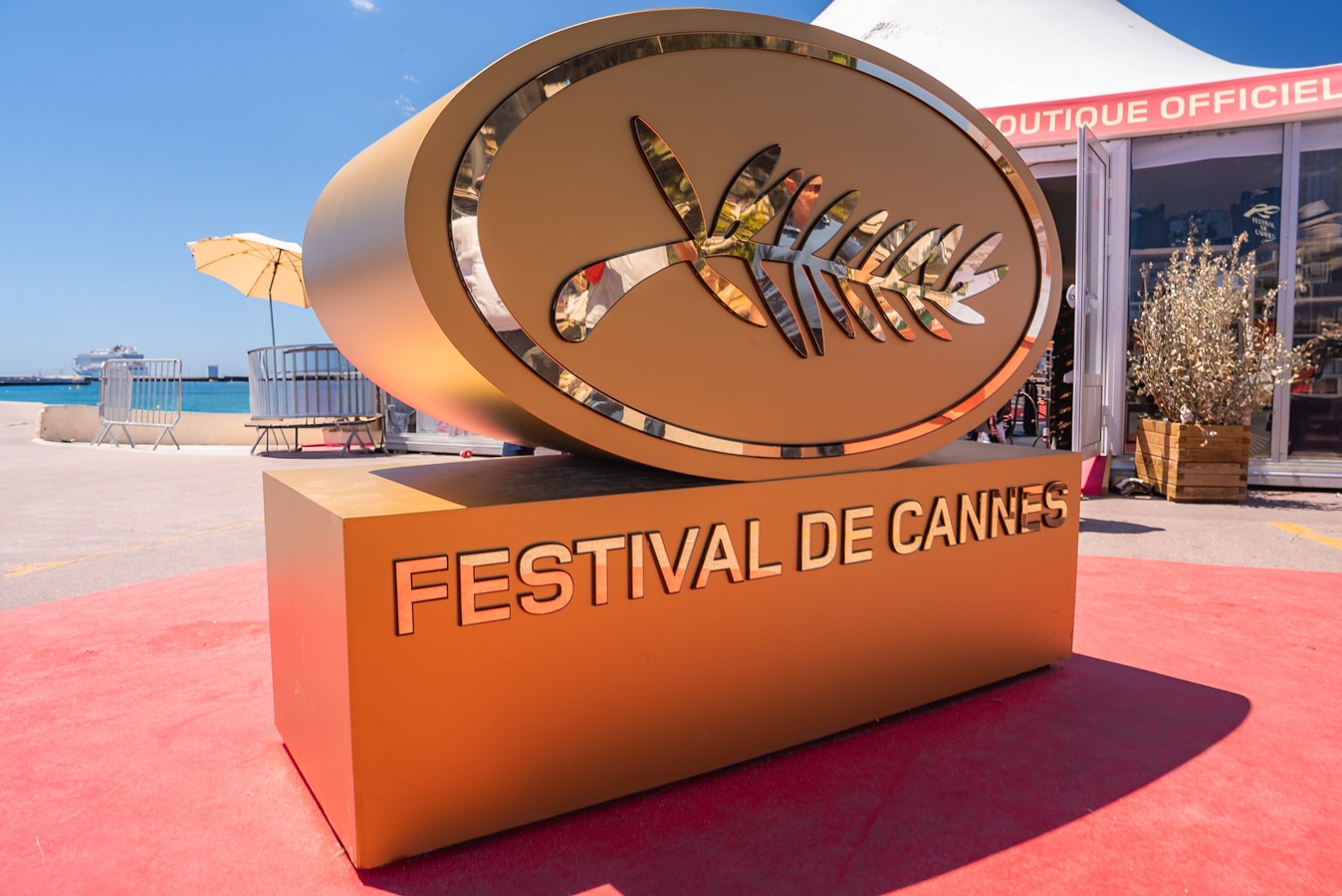 Symbol hlavní ceny filmového festivalu v Cannes - Zlatá palma