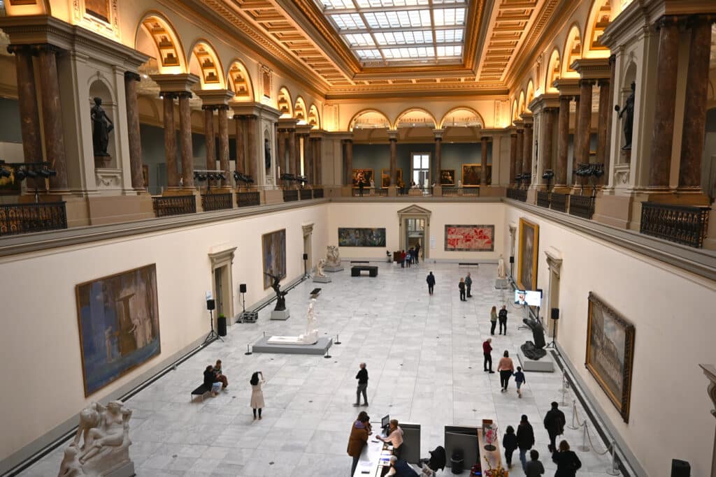 Musée Oldmasters - rozlehlé atrium Muzea starých mistrů v Bruselu