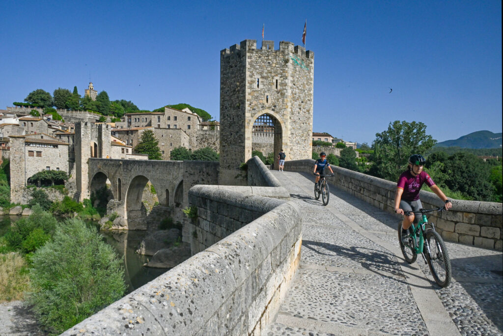 Pont Portificat v Besalú