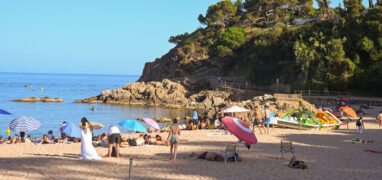 Costa Brava - pláž v Lloretu de Mar